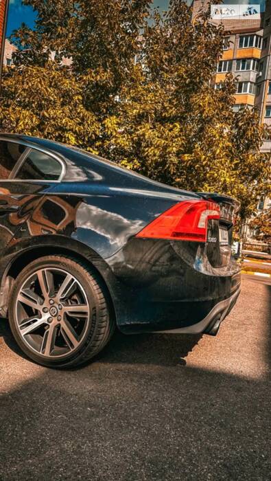 Встановлення R-Design спойлера на Volvo S60