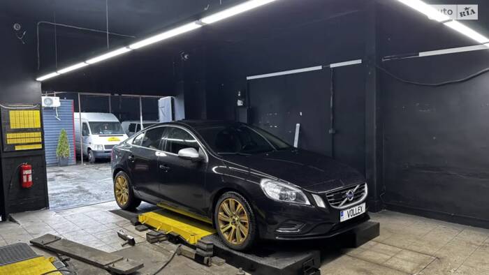 Відновили шину після грижі та фарбування задніх супортів, нарешті вдів свої колеса