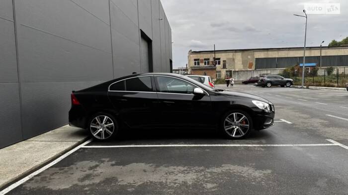 Відновили шину після грижі та фарбування задніх супортів, нарешті вдів свої колеса