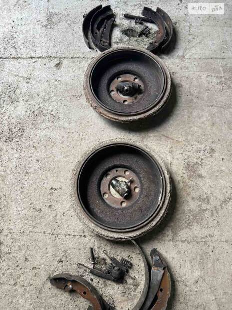 Заміна задніх барабанів