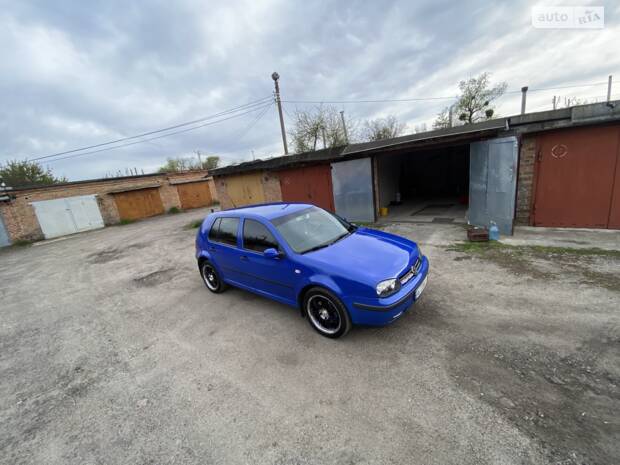 Volkswagen Golf 2000