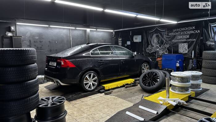 Перевзувся на зимові шини Continental TS850p 235/45R18 та підфарбування супортів