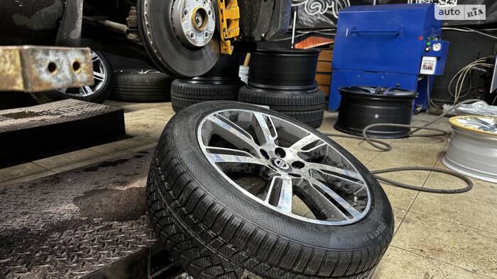 Перевзувся на зимові шини Continental TS850p 235/45R18 та підфарбування супортів