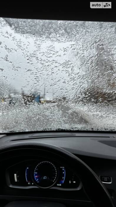 А ви чистите свій автомобіль від снігу та льоду?