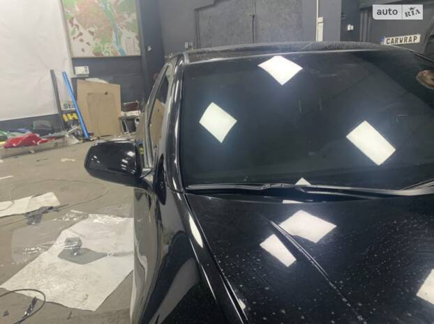 Тонування лобового, частина решітки в плівку та плівка під ручки дверей – CarWrappingKiev