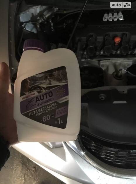 Замерзла незамерзайка в бачку – завчасно заливайте зимову