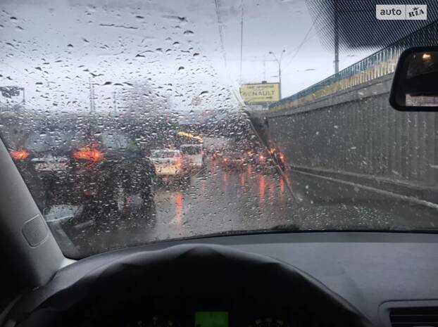 Заміна трапеції двірників та закупив колодки, тормозні колодки та диски для Skoda Fabia 1.4