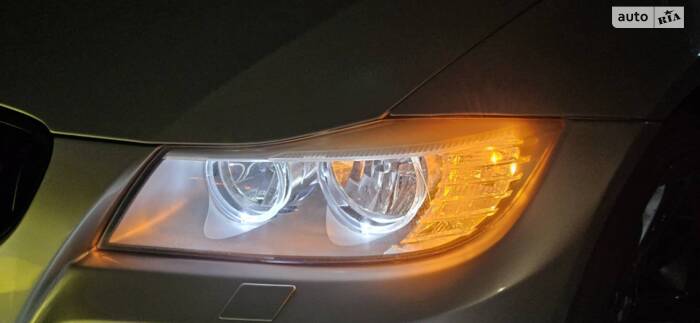 BMW 3 Series 2011