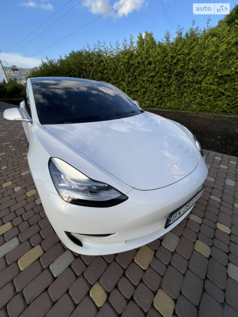 Tesla Model 3 2018