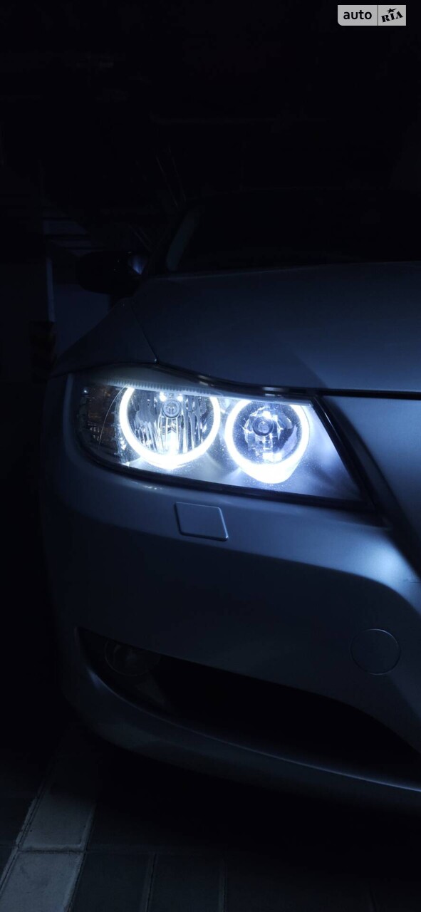 BMW 3 Series 2011