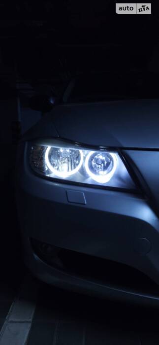 BMW 3 Series 2011