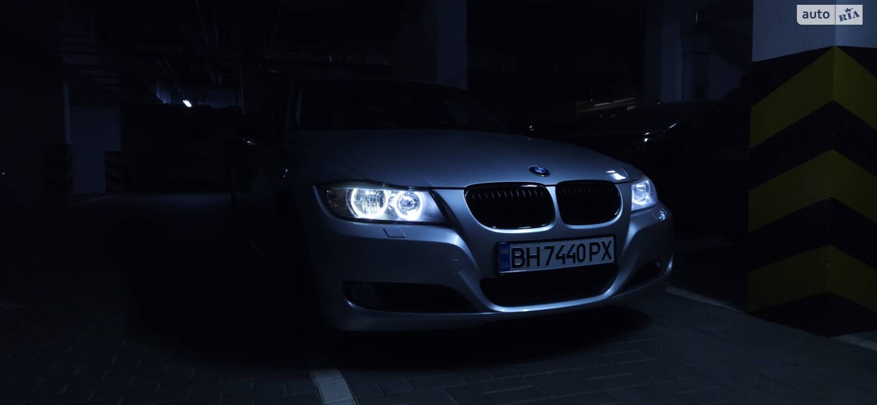 BMW 3 Series 2011