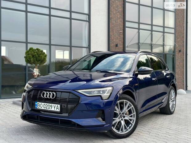 Audi e-tron 2019