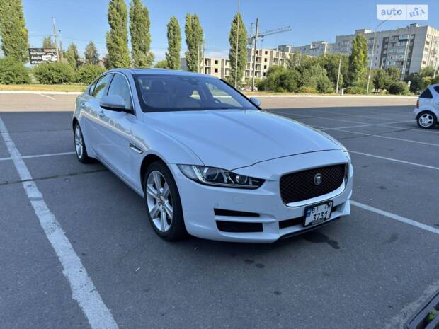 Jaguar XE 2016