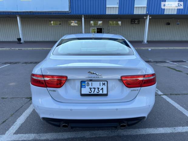 Jaguar XE 2016