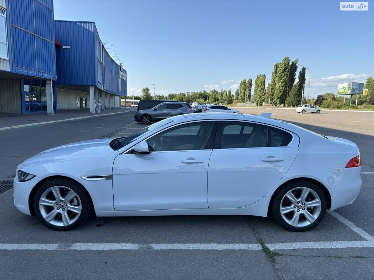 Jaguar XE 2016
