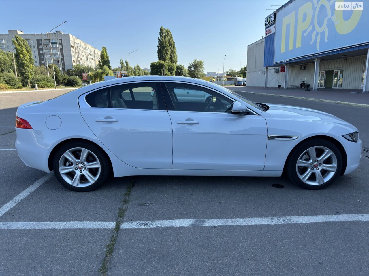 Jaguar XE 2016