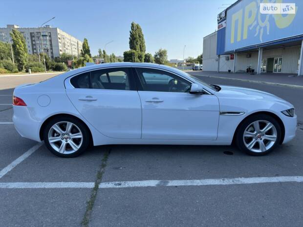 Jaguar XE 2016