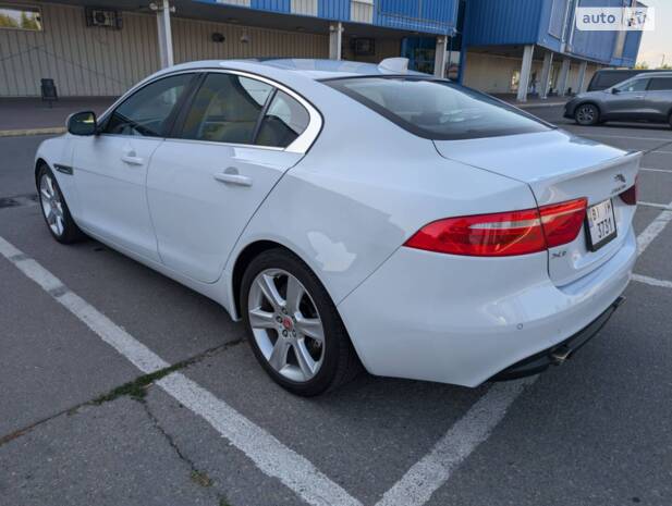 Jaguar XE 2016