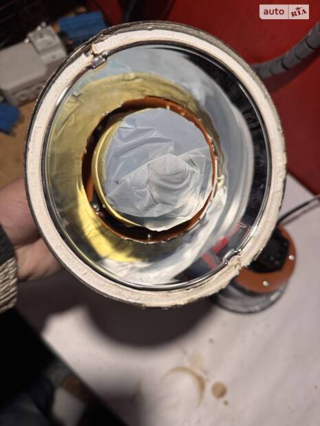 Заміна заводських фар на бі-лед лінзи.