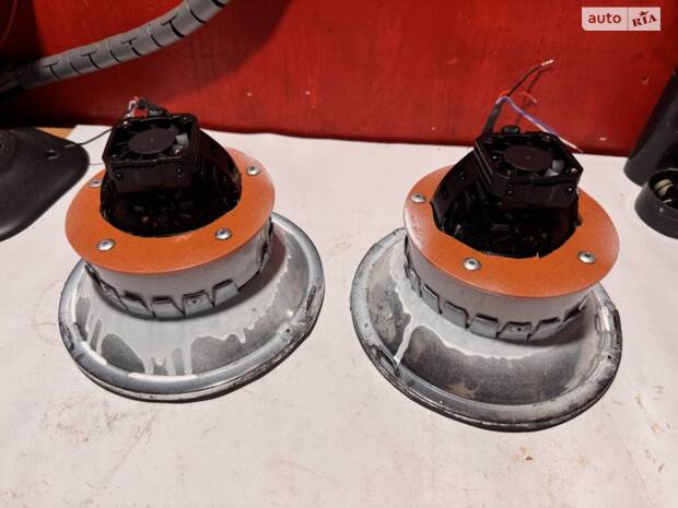 Заміна заводських фар на бі-лед лінзи.