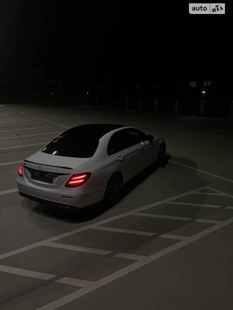 Mercedes-Benz E-Class 'FakeTaxi'