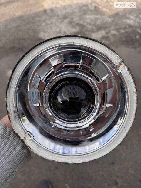 Заміна заводських фар на бі-лед лінзи.