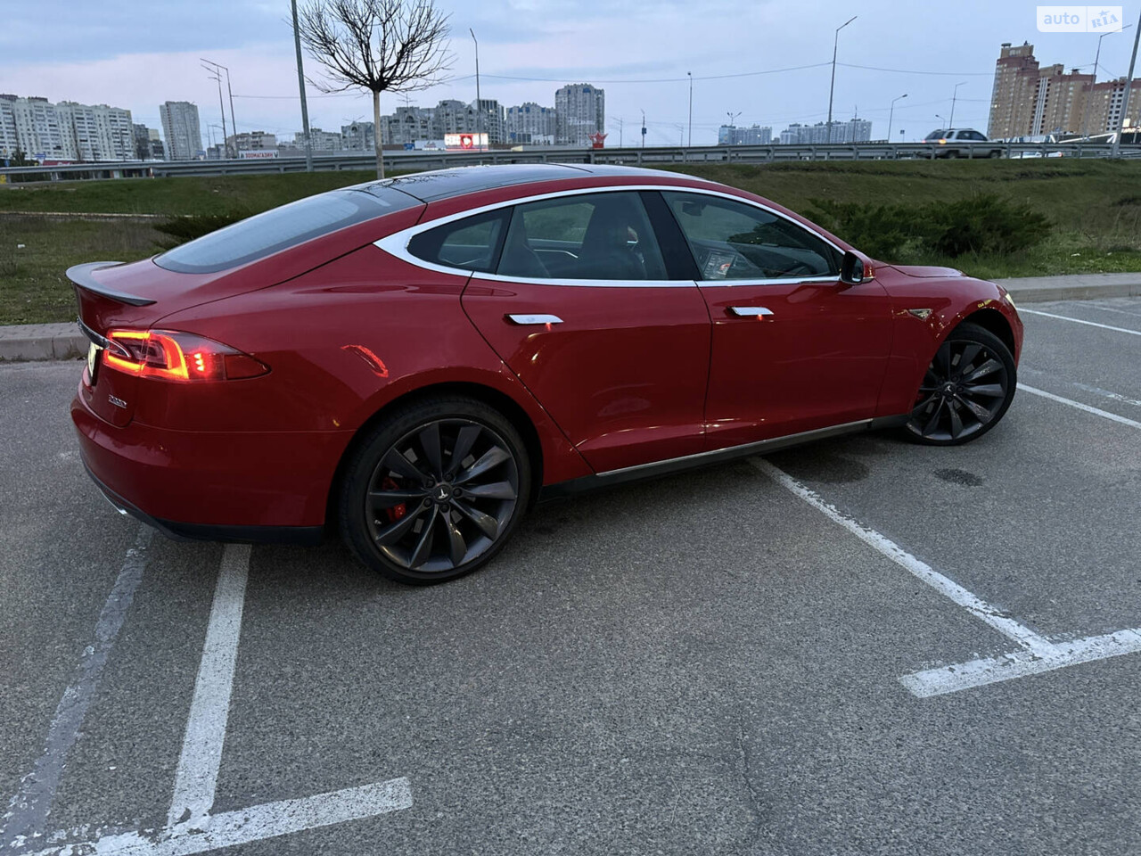 Tesla Model S 2015