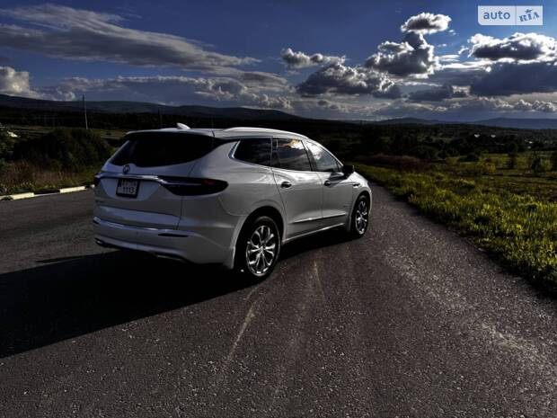 Buick Enclave 2021