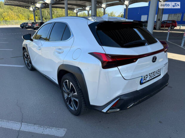 Lexus UX 2020