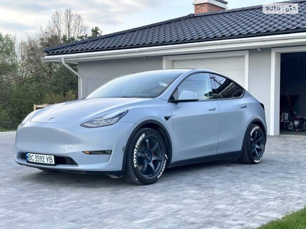 Tesla Model Y 2021
