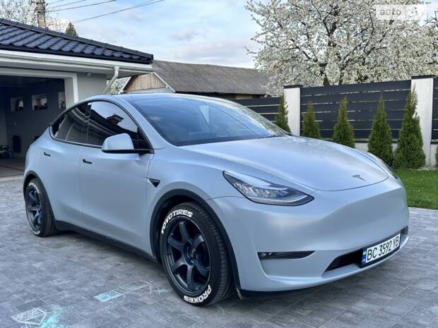 Tesla Model Y 2021