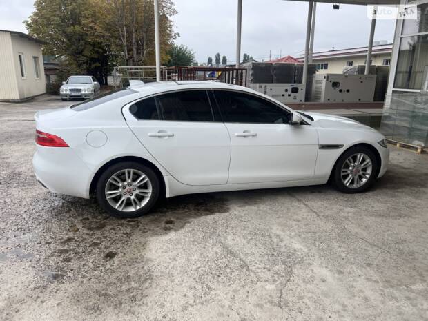 Jaguar XE 2018