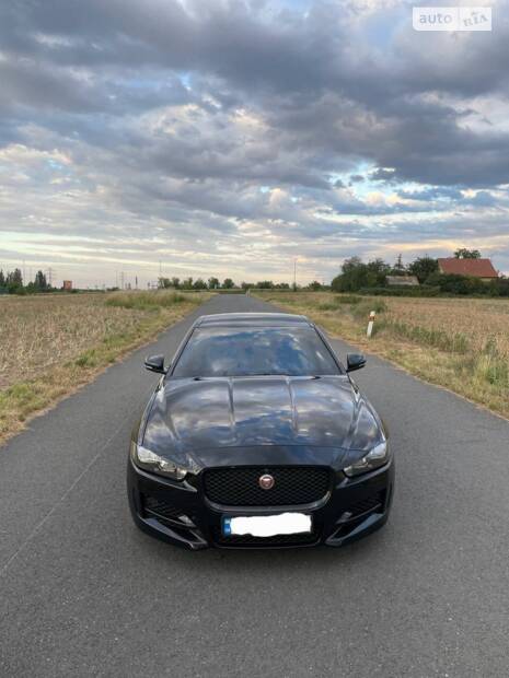 Jaguar XE 2015