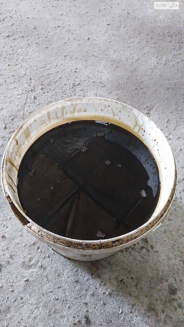 Мастило, яке злили на ТО