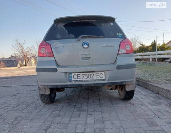 Geely MK Cross 2012