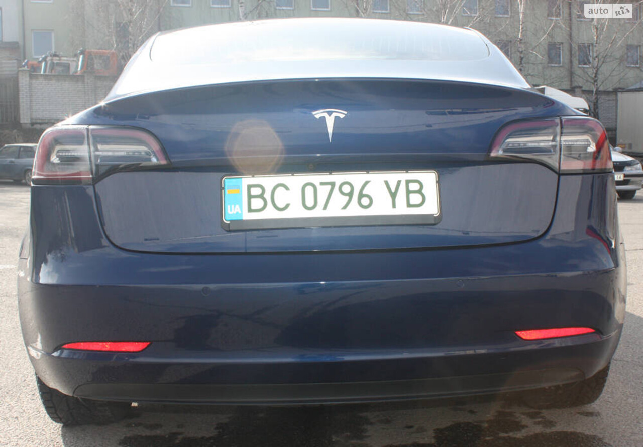 Tesla Model 3 2020