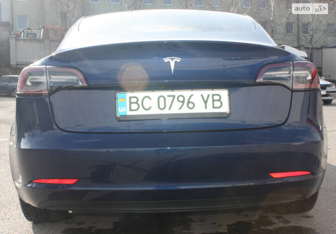 Tesla Model 3 2020