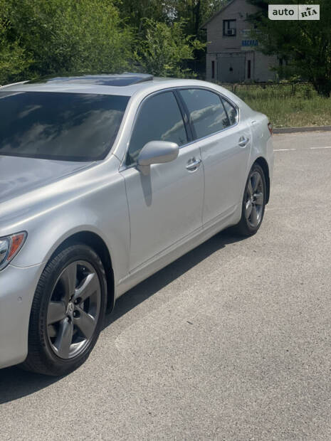 Lexus LS 2008