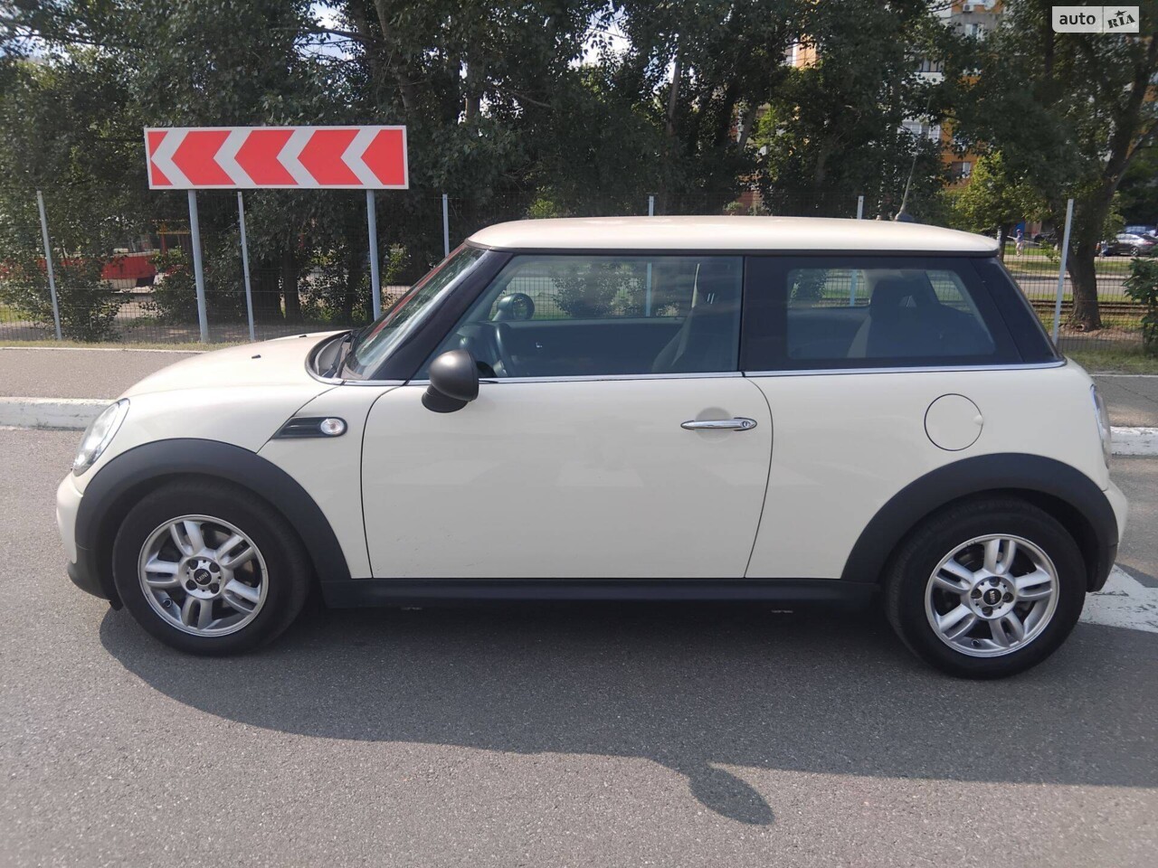 MINI Cooper 2011