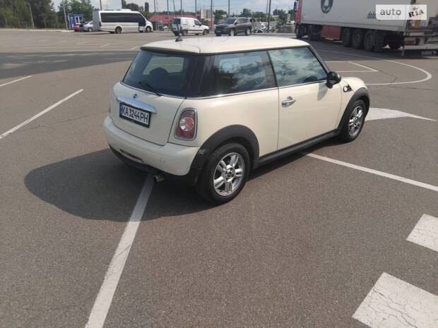 MINI Cooper 2011