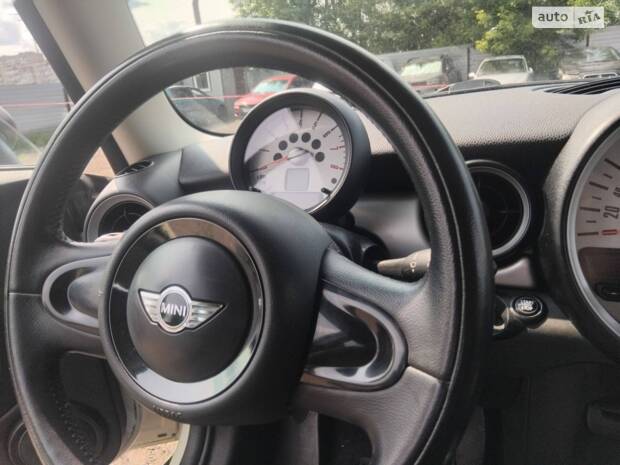 MINI Cooper 2011