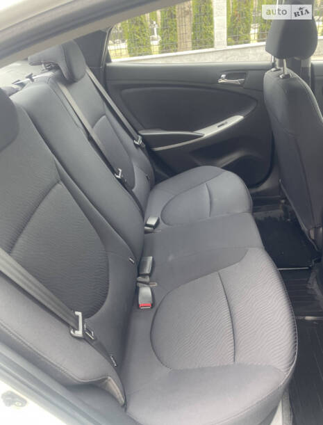 Hyundai Accent 2012