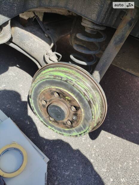 Заміна газового редуктора Tomasetto та фарбування супортів на Skoda Fabia