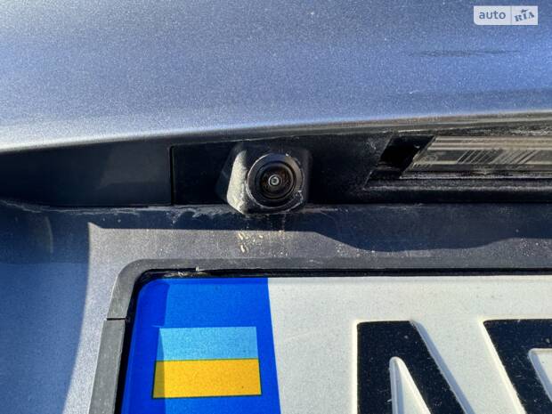 Заміна камери заднього виду