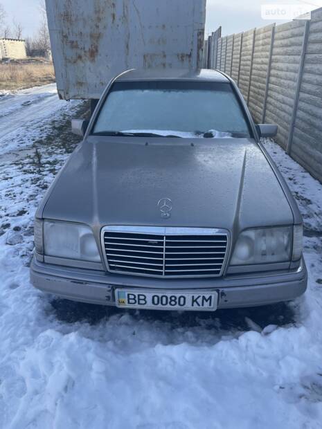 Mercedes-Benz E-Class 1995