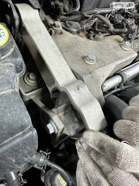 Плановий тех.огляд Volvo S60 T6 AWD в клубному СТО VOLVO в Києві на Науки