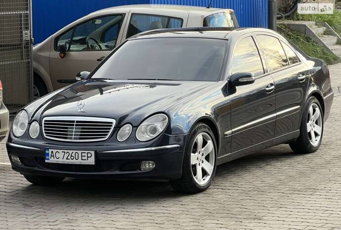 Mercedes-Benz E-Class 2005