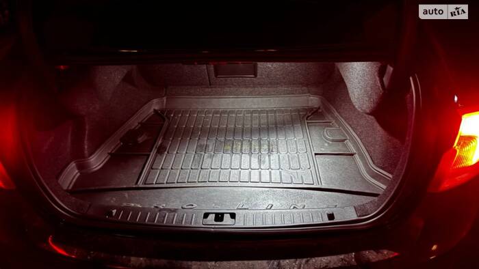 Хай буде світло в багажнику, поставив LED підсвітку в багажник Volvo S60