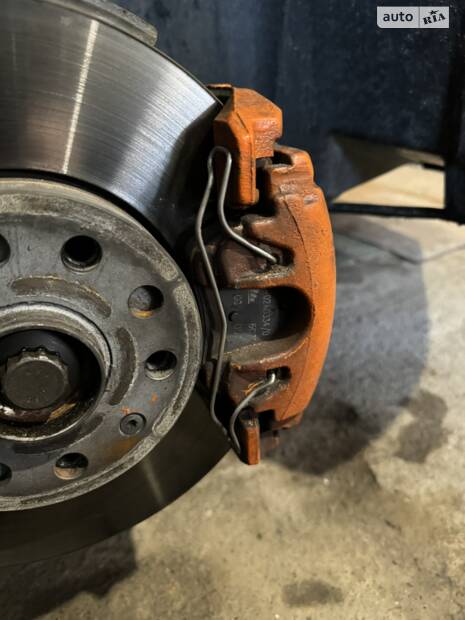 Вирішення проблеми з колодками + заміна фільтру салону